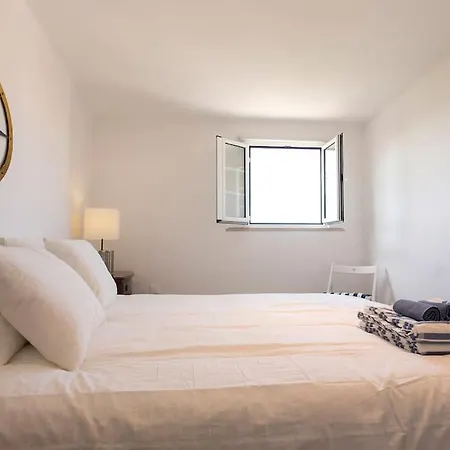 River View In Castelo Historic One Bedroom Appartamento